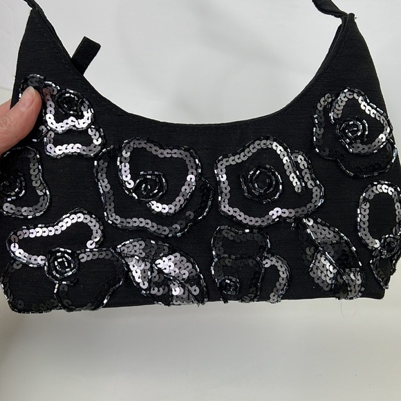 BLACK Sequined Shoulder Handbag - Picture 2 of 8